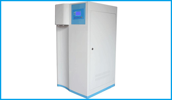 真正的智能醫(yī)用實(shí)驗(yàn)室超純水機(jī)：采用微處理器自動(dòng)控制.系統(tǒng)具有自動(dòng)判別預(yù)處理柱、反滲透膜、純化柱，超純柱、微濾、超濾、紫外燈管等失效功能。并能聲光報(bào)警，以保證機(jī)器處在最佳運(yùn)行狀態(tài)。